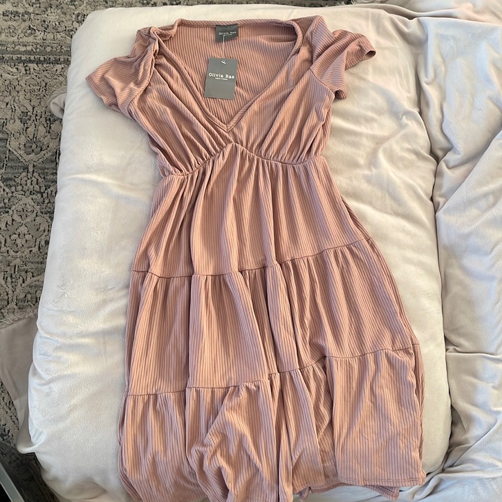 Mauve ribbed slinky dress NWT size medium